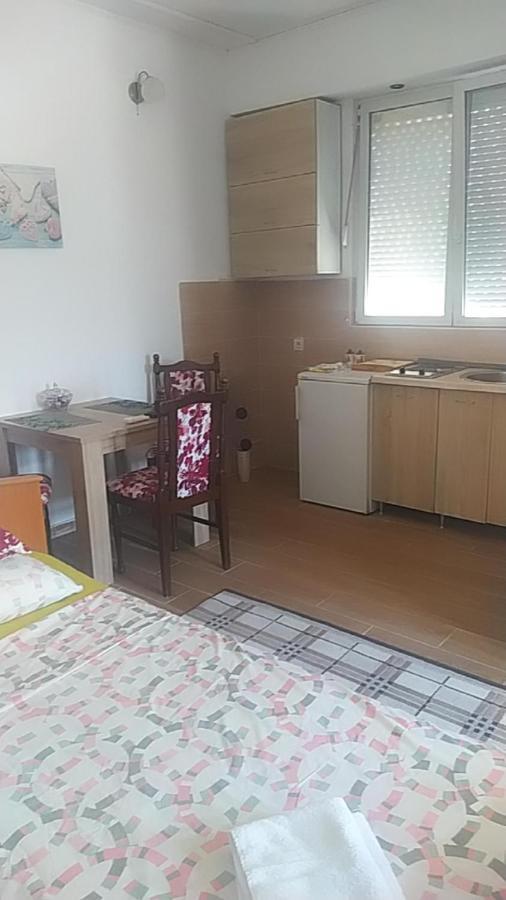 Apartman Laki Appartamento Cattaro Esterno foto
