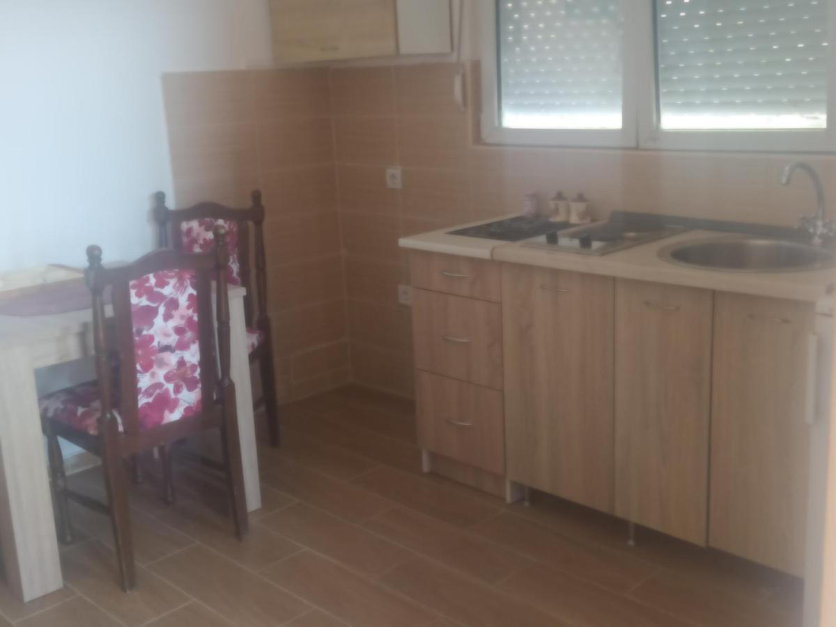 Apartman Laki Appartamento Cattaro Esterno foto